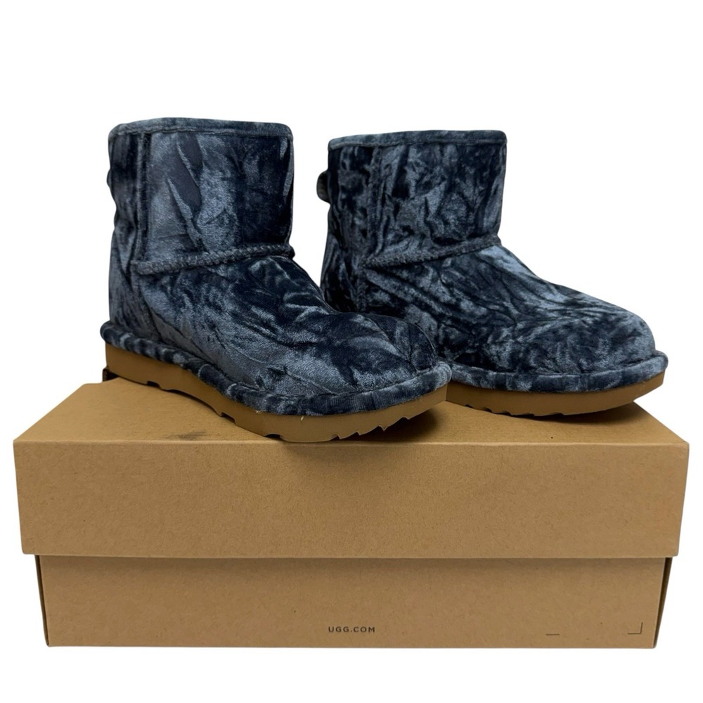 UGG Classic Mini II Big Girls 3 Woman's 5 Velvet Fashion Winter Boots Ocean Blue
